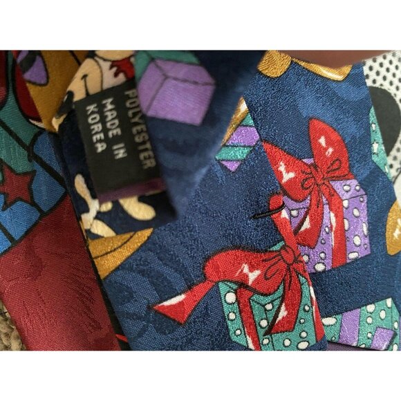 Men's Mickey Unlimited Disney Mickey & Minnie Mouse Christmas Neck Tie - Picture 3 of 3